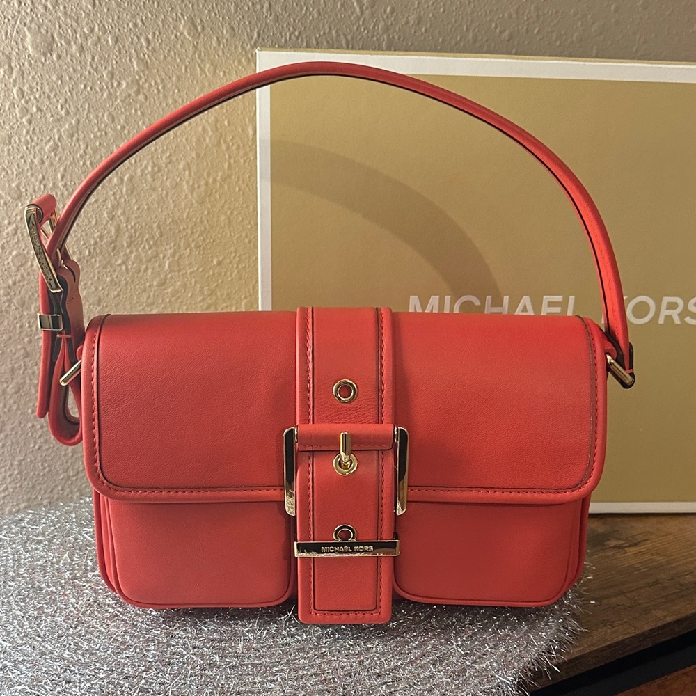 Michael Kors Colby spiced coral